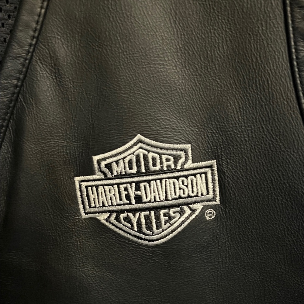 Harley-Davidson Black Leather Zip Vest with Logo Patching - Picture 3 of 5